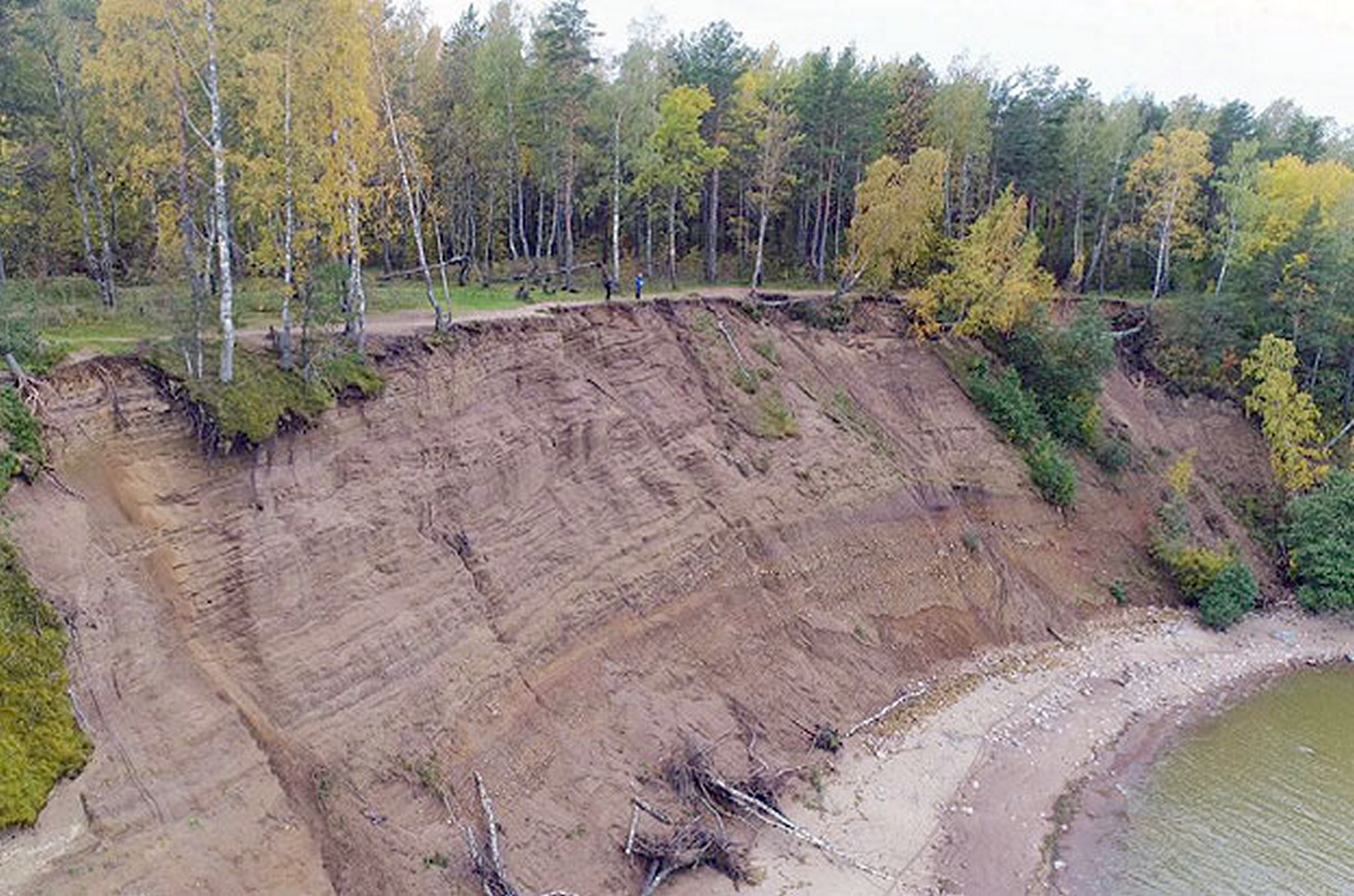 Валуны на побережье — тестовая фотография для проверки отображения